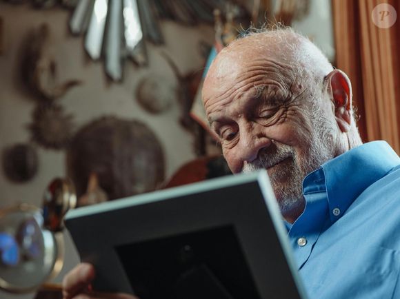 Como já dizia Benjamin Franklin, 'Algumas pessoas morrem aos 25 e só são enterradas aos 75'. Reconhecer erros aos 68 anos não apaga o passado, mas ainda pode ser um recomeço
