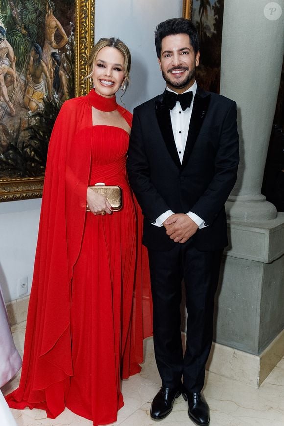 Casamento de Thiago Bertoldo e Geórgia Fröhlich contou com a presença de famosos, incluindo a madrinha Thaeme