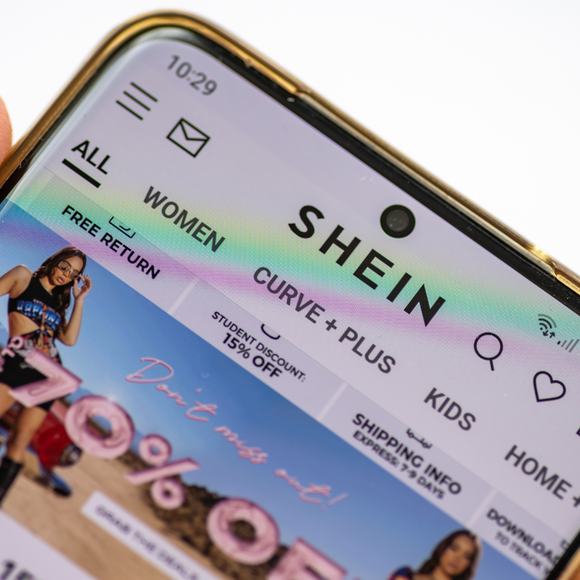 Esvaziei meu carrinho da Shein depois de ler isso: novo estudo de Universidade de Duke associa roupas sintéticas a diagnóstico de doenças neurodegenerativas e Parkinson