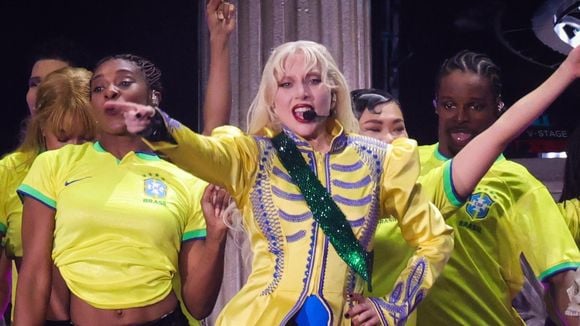 Show da Lady Gaga no Rio: diva pop chora, lê carta e faz espetáculo APOTEÓTICO com looks em homenagem ao Brasil. Saiba TUDO o que rolou!