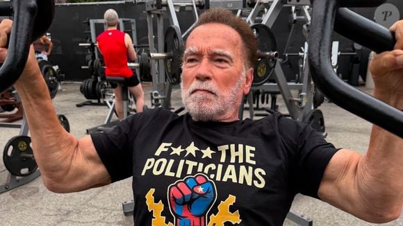 Arnold Schwarzenegger, hoje aos 79 anos, mantém rotina de treinos