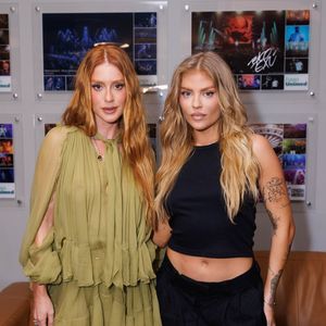 Marina Ruy Barbosa e Luísa Sonza posaram juntas no camarim
