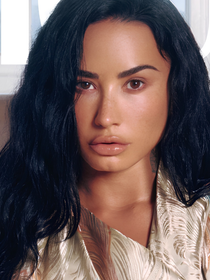 Demi Lovato, aos 34 anos e quase duas décadas e meia de carreira: 'Fiz muita terapia, me consultei com os médicos certos que me ajudaram a encontrar a medicação adequada. Tomei as rédeas da minha vida e coloquei minha saúde mental em primeiro lugar'