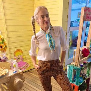 Look junino de Angélica tinha calça em animal print e botas