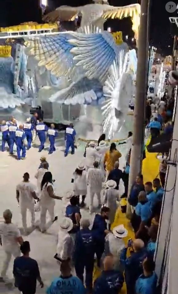 Cena registrada durante o desfile da Portela gera indignação e reacende discussões sobre organização e valorização da tradição