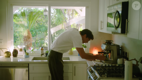 Jacob Elordi tem sua própria máquina de café, que usa todos os dias pela manhã