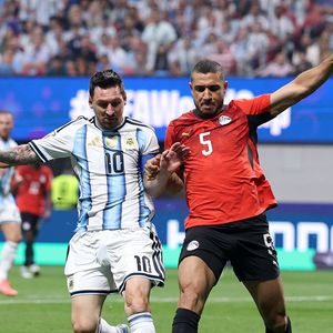 De acordo com o La Nación, apesar da repercussão envolvendo Lionel Messi durante a Copa do Mundo de 2026, o craque argentino não aparece como investigado na apuração conduzida pelo FBI