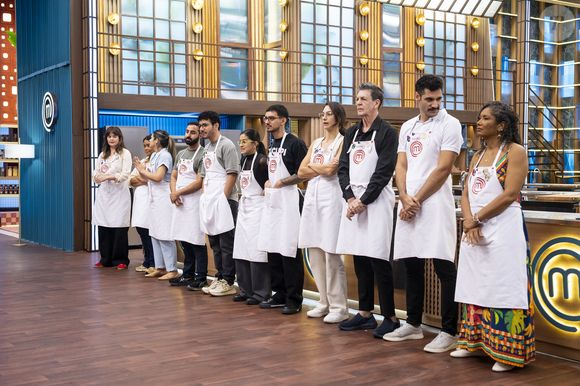 Os participantes do MasterChef Brasil 2026 precisaram criar sobremesas autorais usando sorvete ou sorbet preparado com nitrogênio líquido
