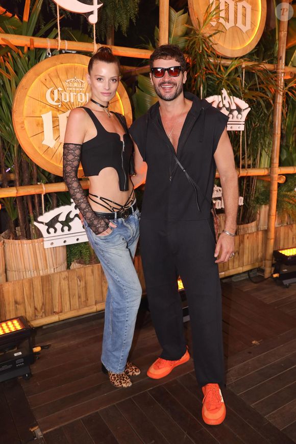 Show da Lady Gaga no Rio: quer estilo em casal? O ator Leandro Lima e a esposa apareceram muito fashionistas no evento
