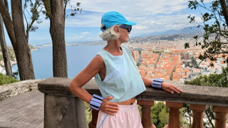 Os novos tênis da New Balance na cor 'bruma de matcha' são minimalistas, confortáveis e elegantes para mulheres com mais de 50 anos: minha mãe já quer usá-los o tempo todo em suas caminhadas matinais