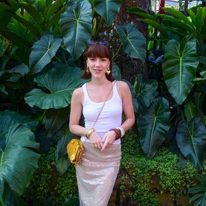 Alice Wegmann prestigou o aniversário de Carolina Dieckmann