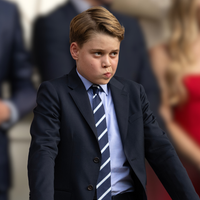 Acorda, menino! Aos 11 anos, Príncipe George ganha mais responsabilidade e está prestes a herdar 8 novos títulos de cair o queixo