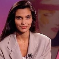 Aparição muito rara! Ex-'Fantástico', Valéria Monteiro e filha com diretor da Globo se encontram com mais famosos em festa de teatro. Fotos