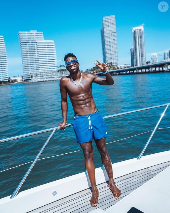 Vini Jr. quer tentar retomar o affair com Virgínia