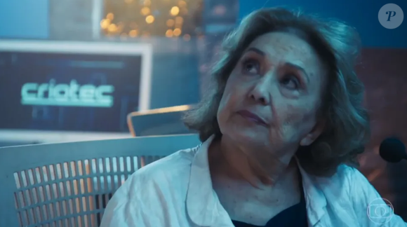 O último papel de Eva foi Drª. Petra em 'O Tempo Não Para' (2018 - TV Globo).