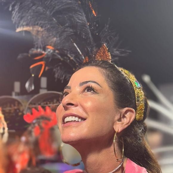 Ana Paula Padrão está curtindo o seu Carnaval com tudo o que tem direito