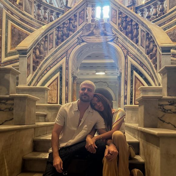 Anitta e o namorado Ian Bortolanza com 'novo rosto'