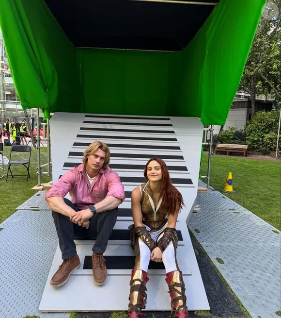 Nicholas Galitzine treinava até mesmo entre os minutos de descanso entre um take e outro no set de filmagens