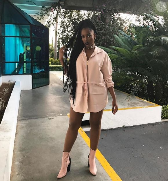 Iza costumava apostar em looks monocromáticos