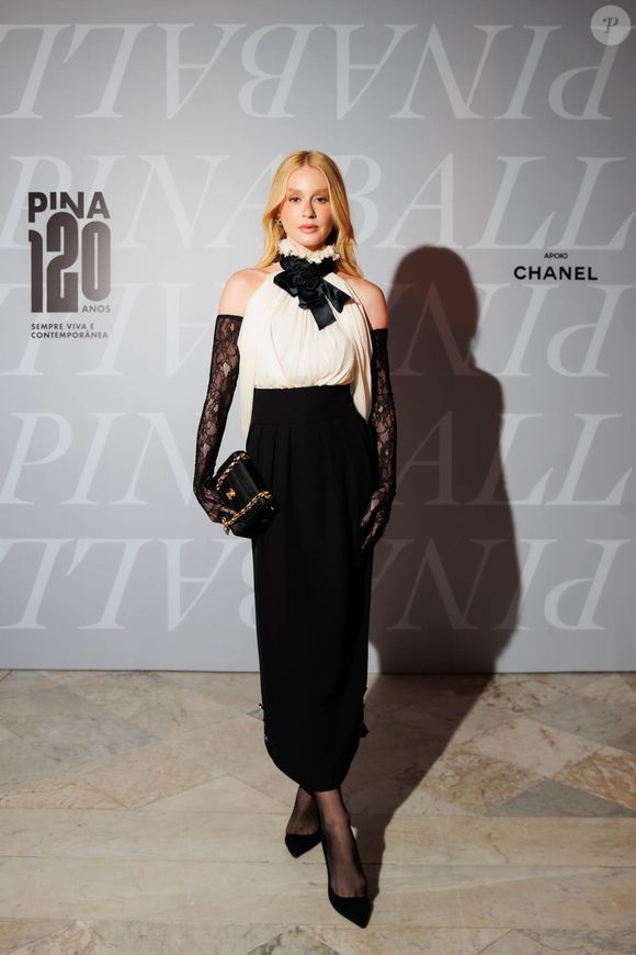 Marina Ruy Barbosa exibe look vintage da Chanel 2008 em baile de gala da Pinacoteca de São  Paulo