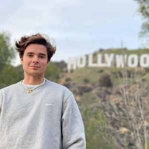 João Lucas passou a investir em visuais diferentes e cada vez cortou mais as madeixas