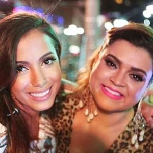Por que Anitta não foi ao velório de Preta Gil? Cantora curte show de 'rockstar do yoga' e divide a web: 'Não foi se despedir'