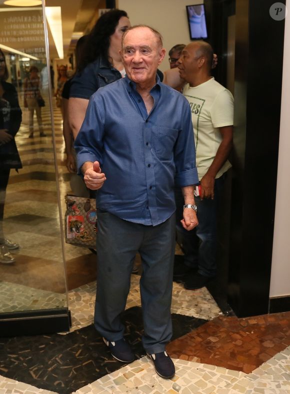 Renato Aragão é vítima de 'fake news' com vídeos criados pela IA, disse sua filha Livian Aragão