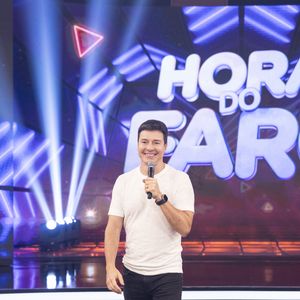 Já nos bastidores, o ex-apresentador da Record está participando dos ensaios ao lado dos outros competidores e promete surpreender com sua entrega e carisma nos palcos.