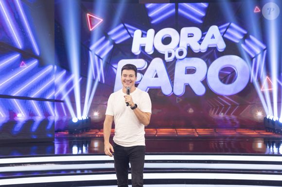 Já nos bastidores, o ex-apresentador da Record está participando dos ensaios ao lado dos outros competidores e promete surpreender com sua entrega e carisma nos palcos.