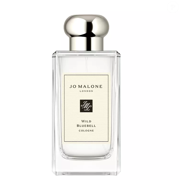 Jo Malone Wild Bluebell – Com notas florais leves e frescas, o perfume usado por Meghan Markle aposta em delicadeza, romantismo e sofisticação para quem busca um aroma elegante no dia a dia.