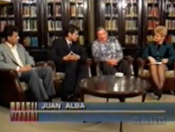 Juan Alba conduziu entrevista em inglês com um pesquisador para o 'Brasil Verdade', atração dita como sensacionalista