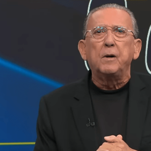 Galvão Bueno detona camisa vermelha da Seleção Brasileira
