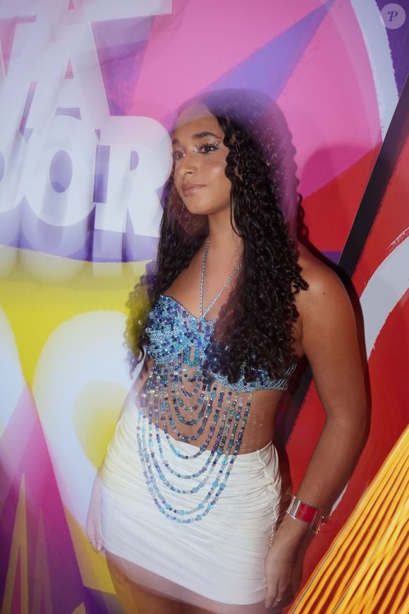 Giullia Carvalho, de 15 anos, é filha de Scheila e Tony Salles