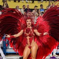 Virgínia pode fazer a Grande Rio perder pontos preciosos na apuração do Carnaval 2026 do RJ por imprevistos com tapa-sexo e costeiro de 12kg?