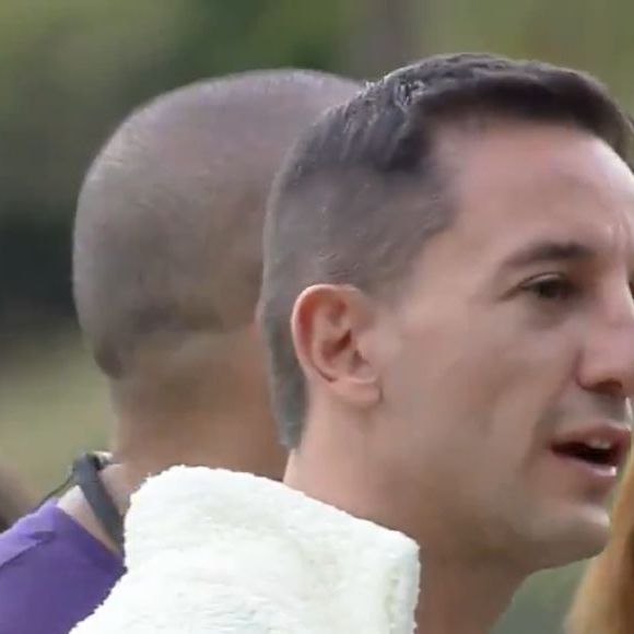Luiz Mesquita se revolta com sujeira no banheiro e reclama em 'A Fazenda'