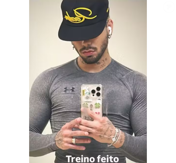 Alguns usuários da web perceberam que Zé Felipe seguia usando aliança, mesmo após anunciar o fim do casamento com Virginia.