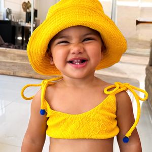 Mavie chama atenção pela semelhança com o jogador