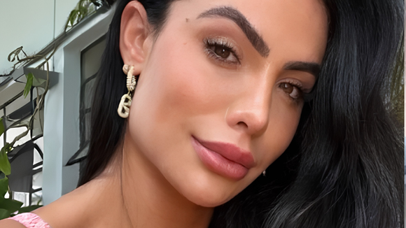 O que aconteceu com Aline Mineiro? Ex-Panicat se manifesta após briga de condomínio terminar com internação de um jovem: 'Fui vítima, juntamente com minha mãe, de tentativa de agressão física'