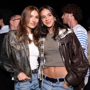 Bruna Marquezine deixou a barriga sarada à mostra