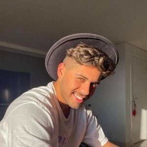 Nesta foto em particular, Zé Felipe ganhou muitos elogios por sua beleza