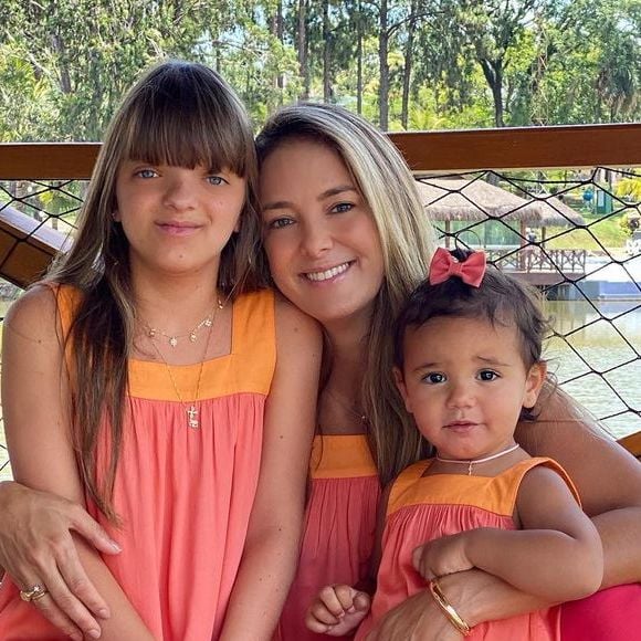 Ticiane Pinheiro combina looks com as filhas
