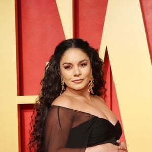 Por falar em Vanessa... a eterna Gabriela Montez de 'High School Musical' anunciou a gravidez do primeiro filho em março, durante a passagem de um tapete vermelho. Chiquérrima! O neném nasceu em julho