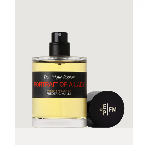 Criado pelo perfumista Dominique Ropion, o “Portrait of a Lady”, da Frédéric Malle, é conhecido pelas notas intensas de rosa, patchouli e sândalo