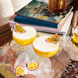 Absolut Vanilia, maracujá, xarope de maracujá, zest de limão siciliano.