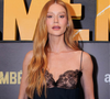 Ousada! Marina Ruy Barbosa aposta em vestido preto com seios sob renda e laço de fita na première de Tremembé em São Paulo; fotos