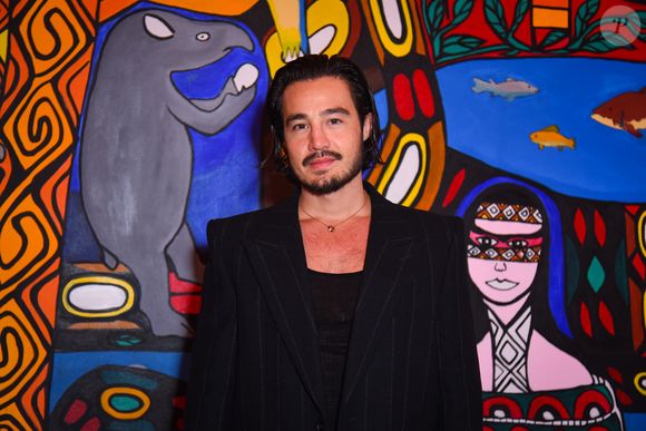 Tiago Iorc sobre ‘Troco Likes 10 Anos’: ‘Todos os artistas trouxeram as suas ideias, o seu universo já intrínseco. E isso foi guiando a construção, a produção’
