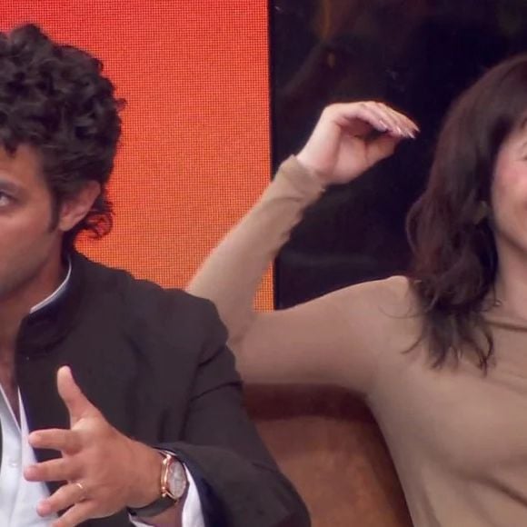 O elenco da novela 'Quem Ama Cuida' esteve no 'Domingão com Huck' no último domingo (17)