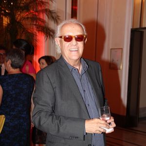 Ney Latorraca destacou a decisão como uma forma de se comprometer como artista perante à sociedade: ‘A função do artista é essa, tem uma hora em que a gente não pertence mais a si’