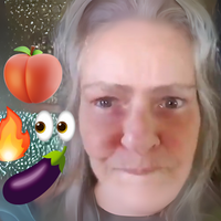 Há 5 anos, Angela Ro Ro falava sobre sonho erótico, dava conselho de masturbação e pedia doações de R$ 10: 'A vovó selvagem tem..'