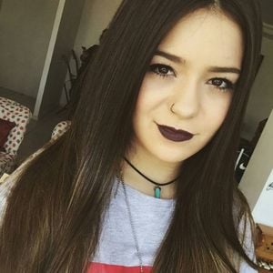 Apaixonada por makes, Viih Tube sempre gostou de aparecer produzida na web